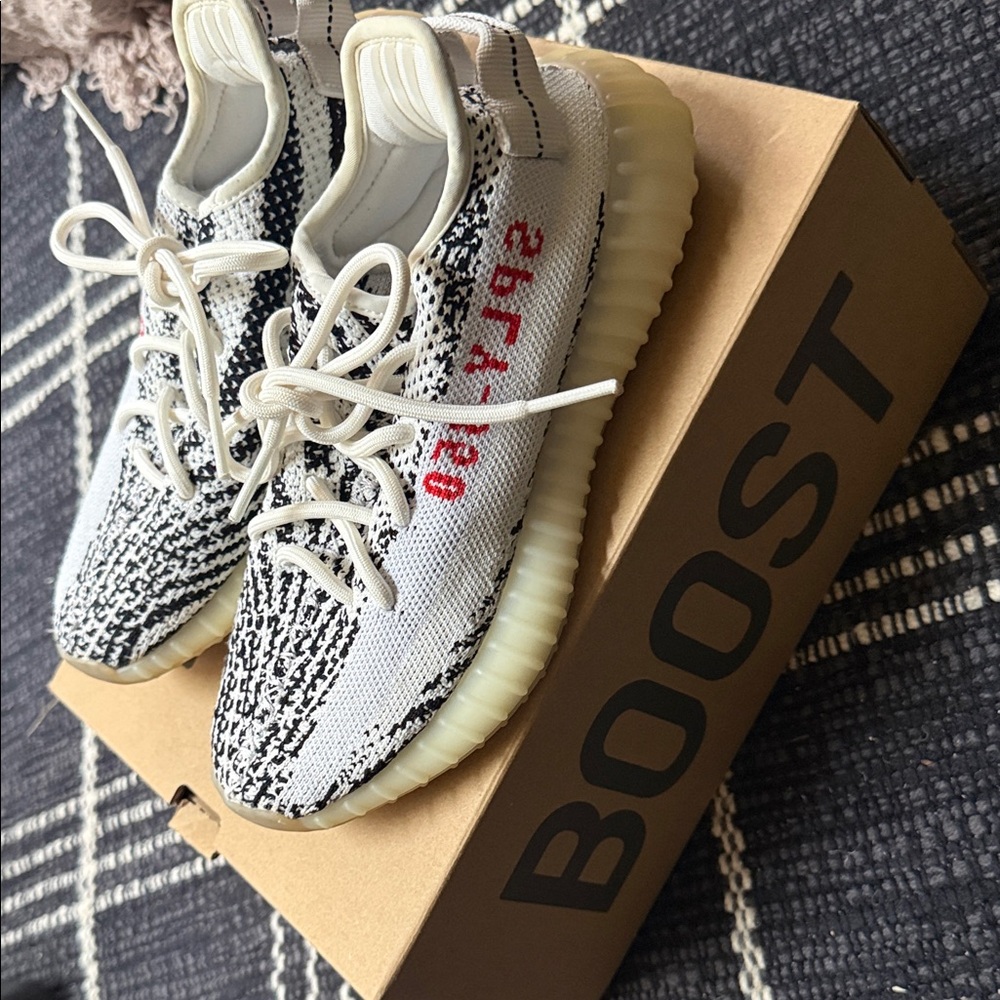 Adidas Yeezy Boost 350 V2 Black and White Sneakers - Picture 4 of 8